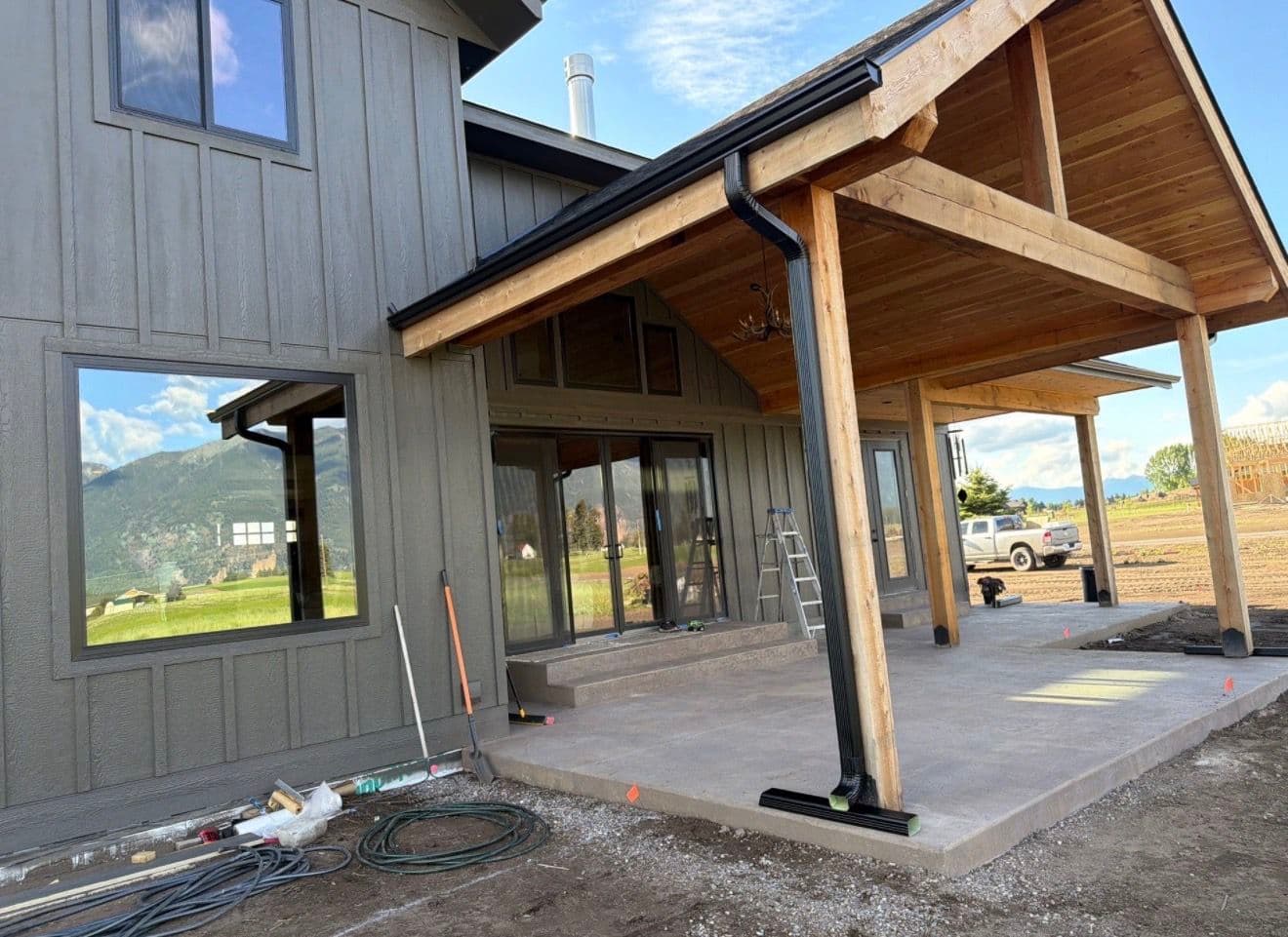 Gallery photos for Black Seamless K-Style Gutters on a Custom New Build: Image #4