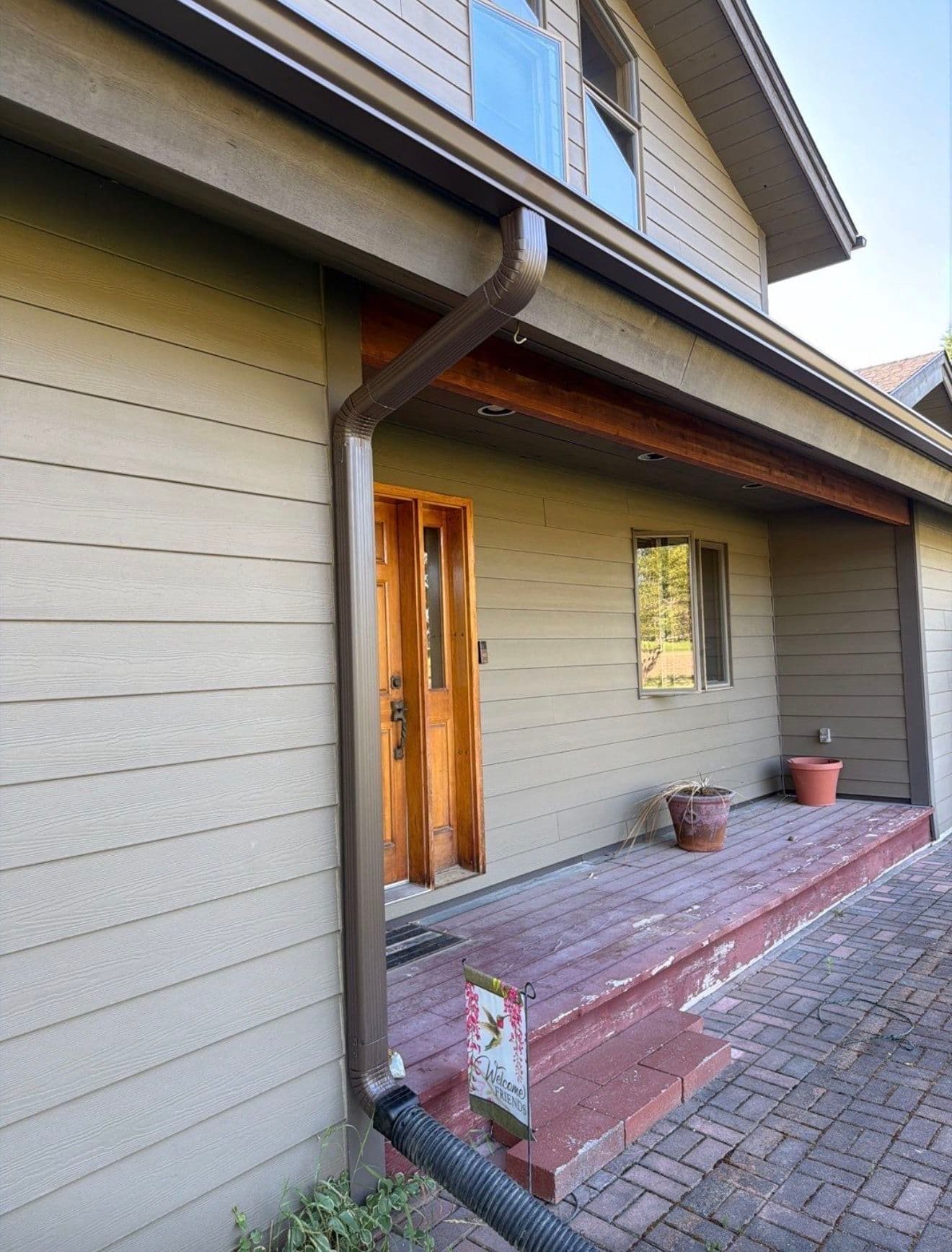Gallery photos for Seamless Gutters and Leaf Guard Protection on a Large Property: Image #7