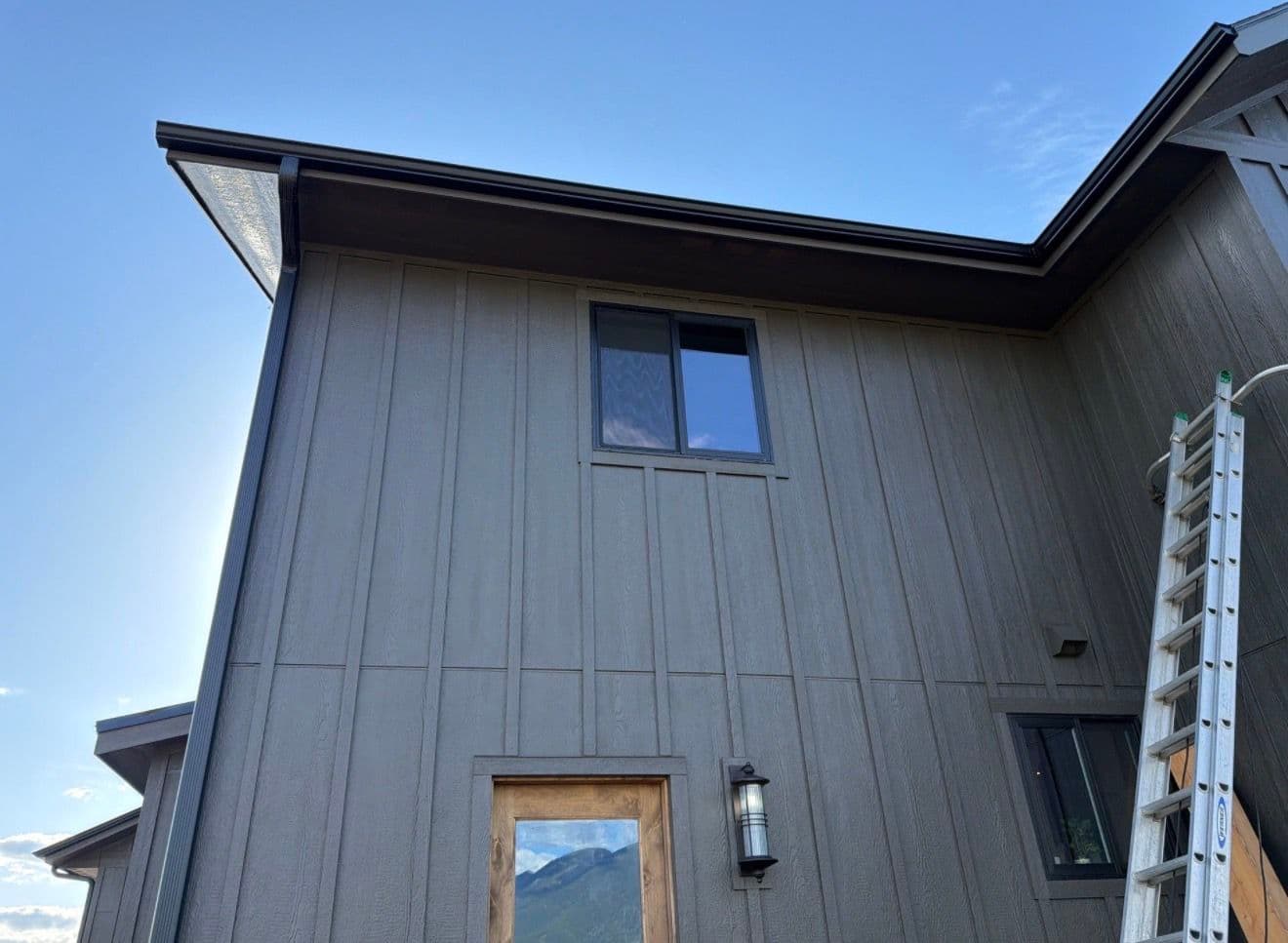 Gallery photos for Black Seamless K-Style Gutters on a Custom New Build: Image #3