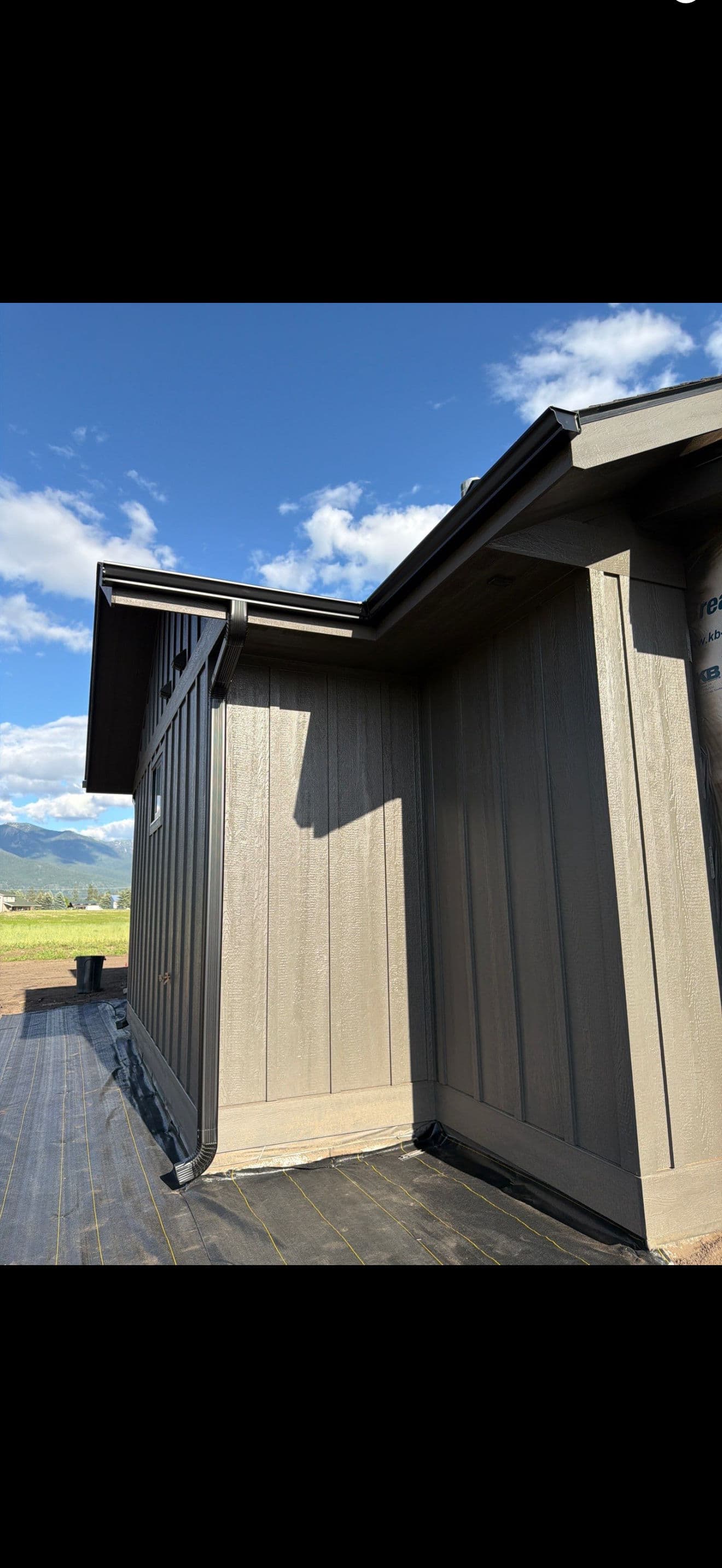 Gallery photos for Black Seamless K-Style Gutters on a Custom New Build: Image #7
